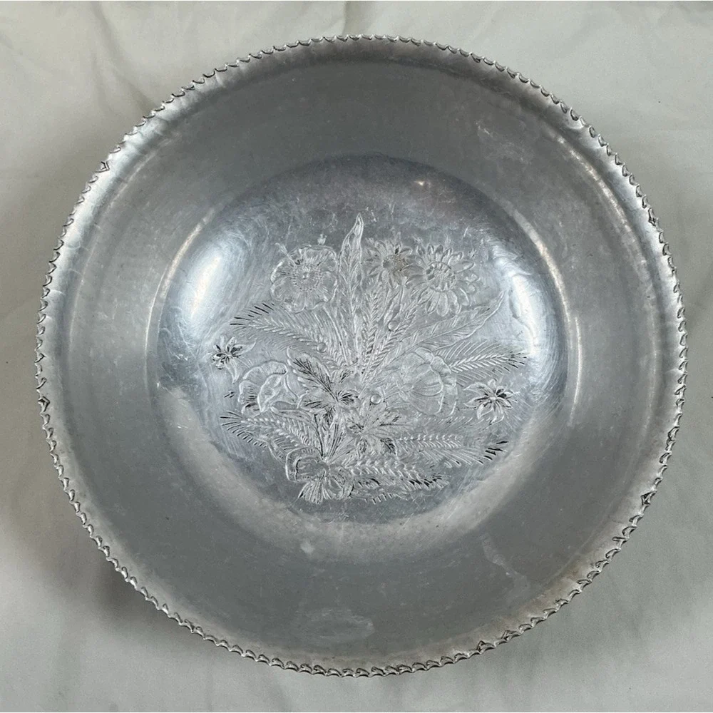 Hammered Aluminum Pedestal Serving Bowl Embossed Floral Scalloped Rim VTG